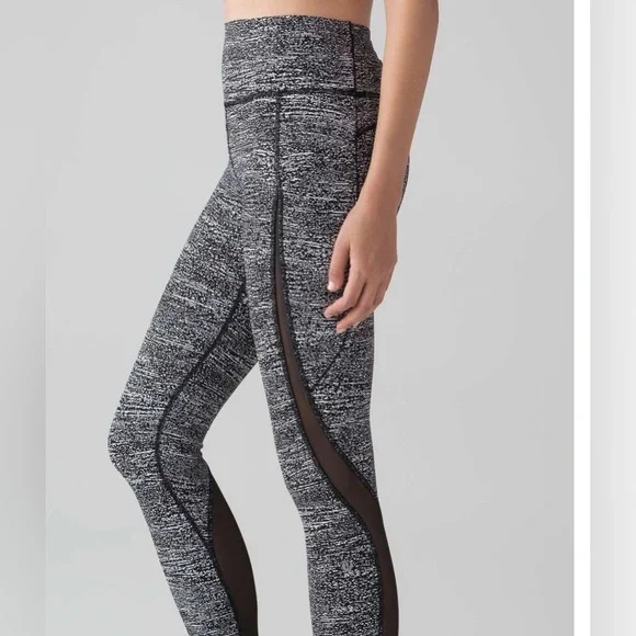 Lululemon Pace Perfect 7/8 Tight (25”) - Picture 2 of 11